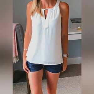 Skies Are Blue White Halter Top Size XL